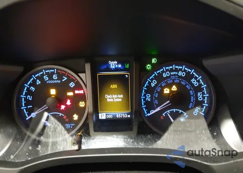 2022 Toyota Tacoma Trd Off Road z USA, uszkodzony, nr VIN 3TMCZ5AN8NM477502